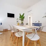 Maka 32 Apartament