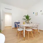 Maka 32 *
